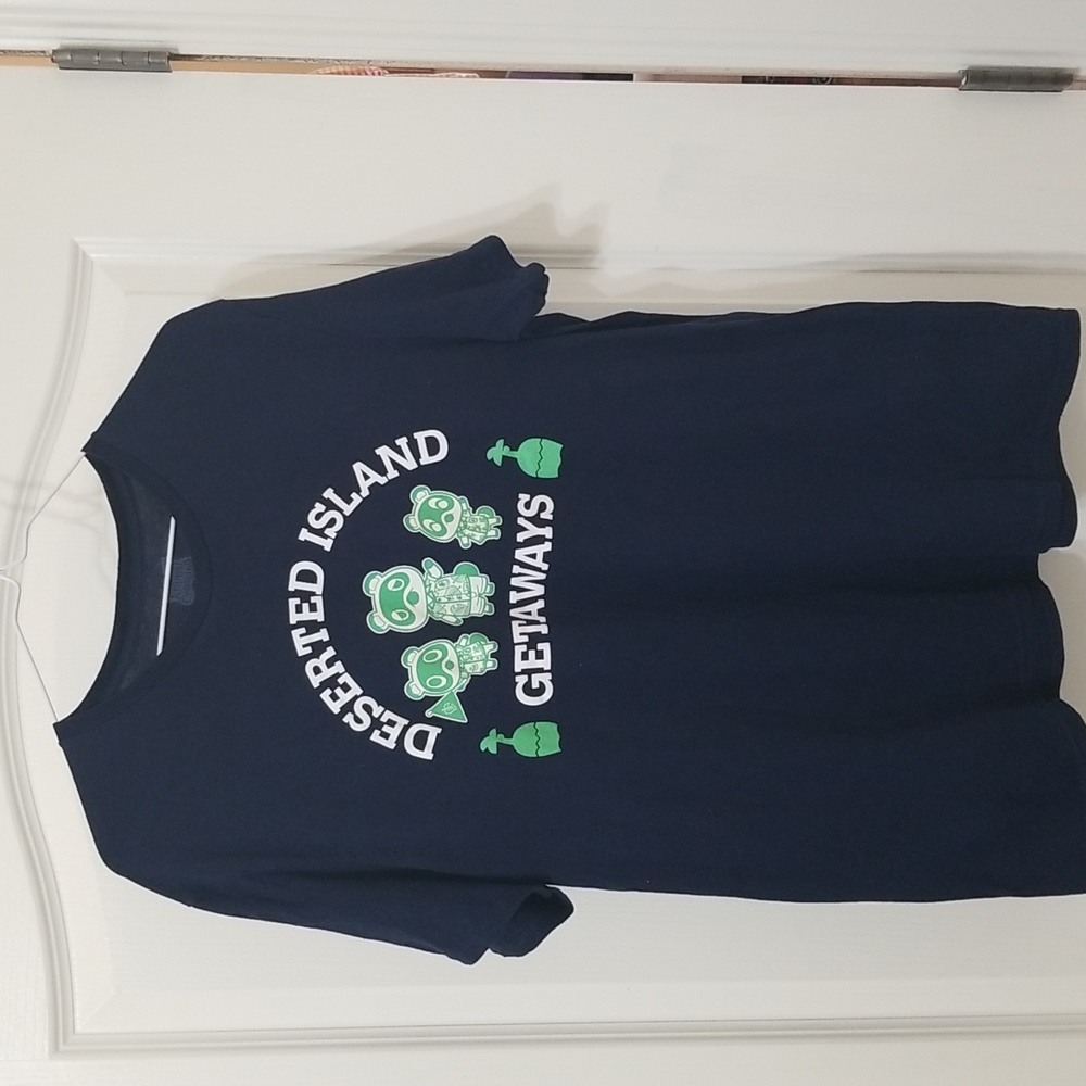 Animal Crossing Blue, Green And White T-shirt Size L
